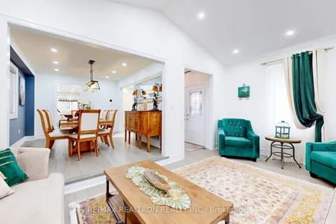 160 Carlyle Crescent, ON L4G 6P8