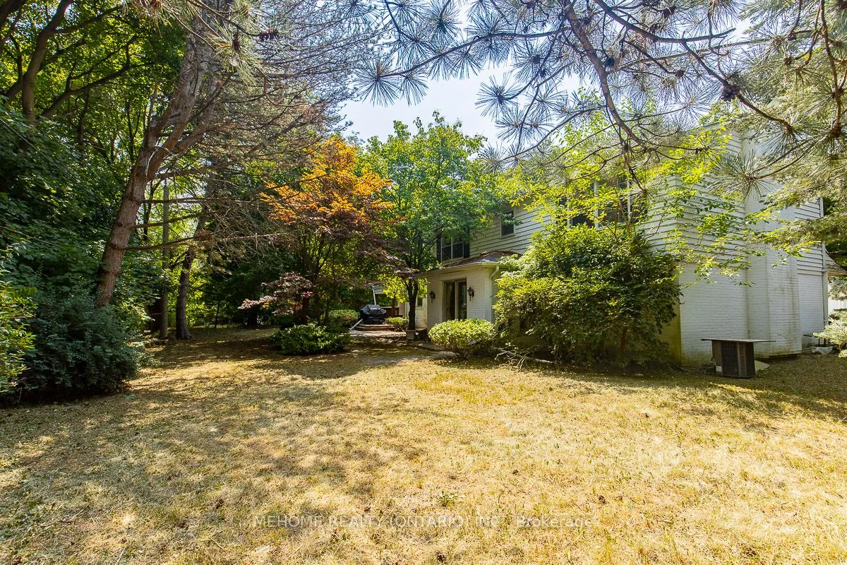 9 Laureleaf Road, ON L3T 2X2