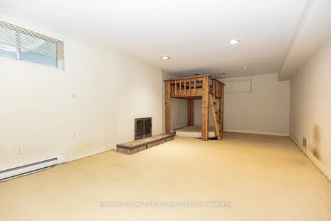 9 Laureleaf Road, ON L3T 2X2