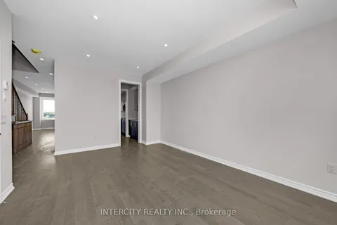 83 Puisaya Drive, ON L4E 1A2