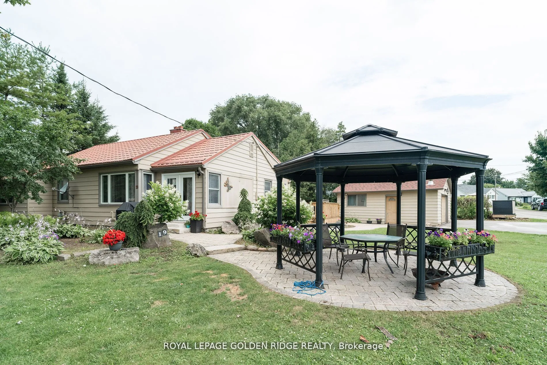 19 Lake Drive, ON L4P 1A2