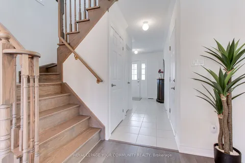 16 Tomporowski Trail, ON L9R 0T9