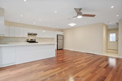 25 Maple Ridge Crescent, ON L6E 1V3