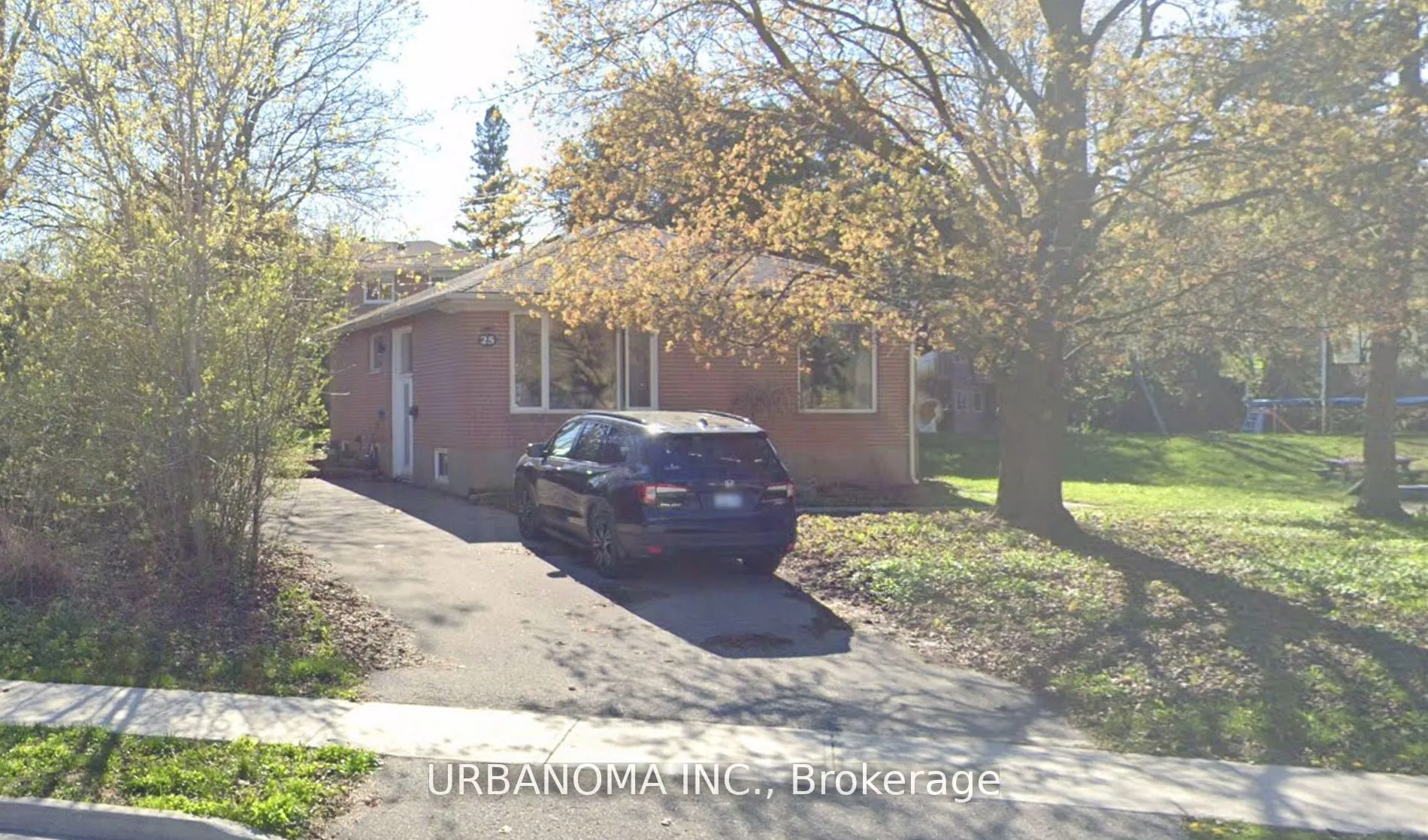 25 Algonquin Crescent, ON L4G 3E6