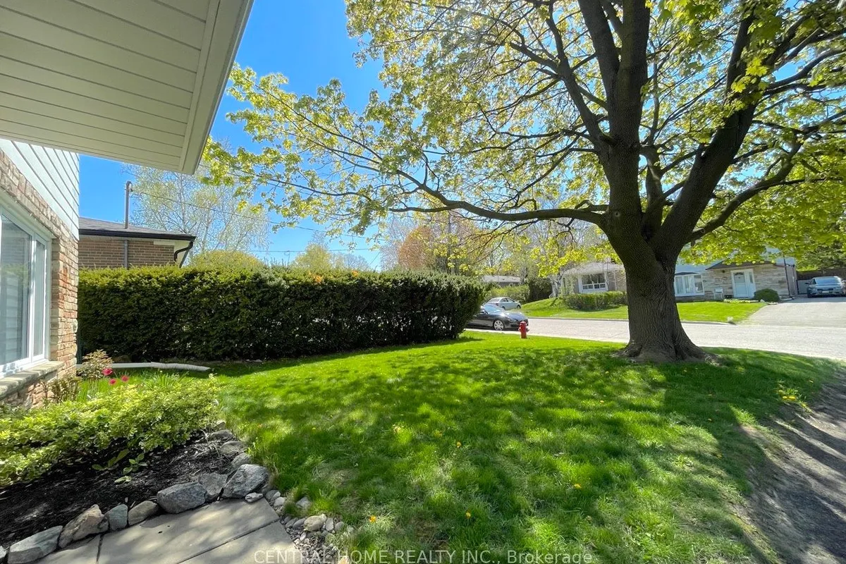 755 Botany Hill Crescent, ON L3Y 3A7