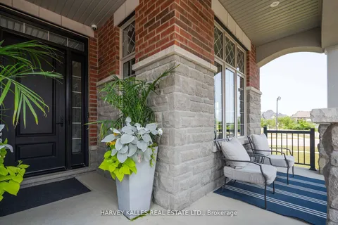 4 Larkin Avenue, ON L7B 0N8