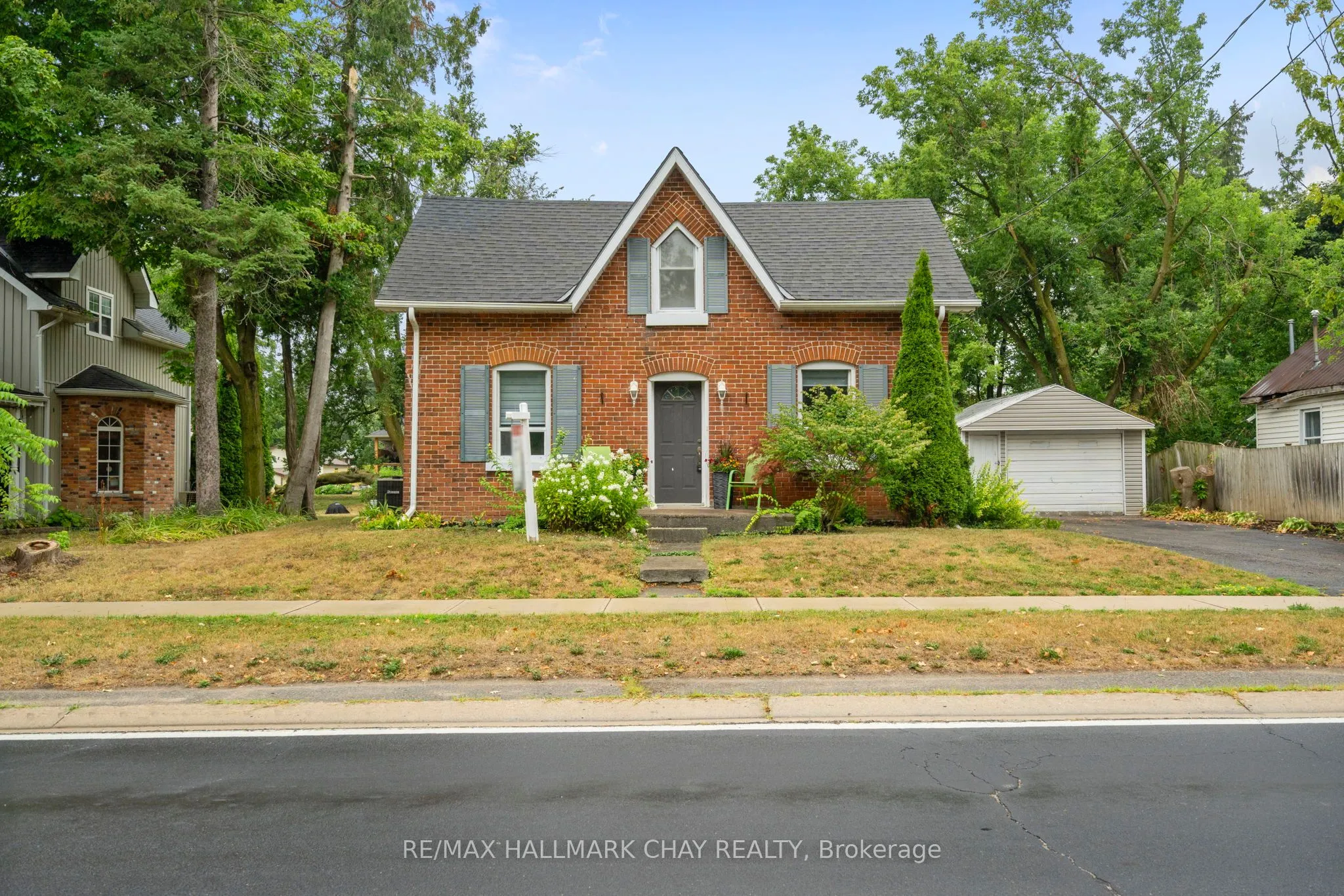 2088 Victoria Street, ON L9S 1K4