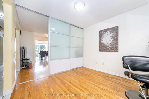 61 Mabley Crescent, ON L4J 2Z7