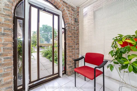 61 Mabley Crescent, ON L4J 2Z7