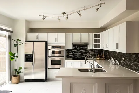 101 Grand Oak Drive, ON L4E 4A6