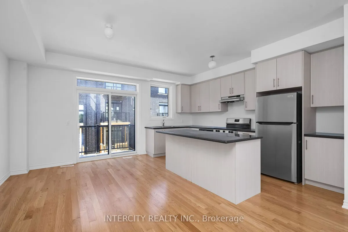 8 Radisson Street, ON L4H 5J3