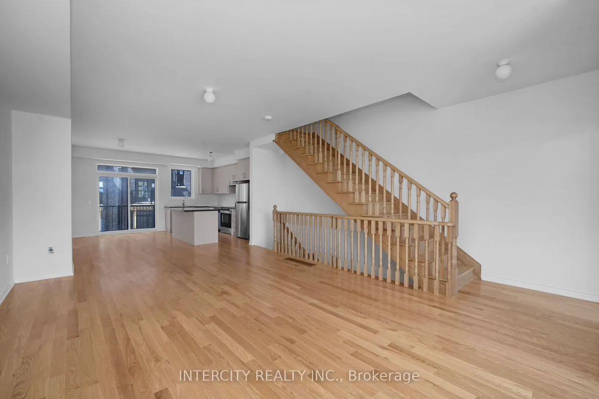 8 Radisson Street, ON L4H 5J3