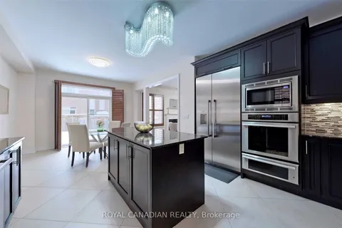 4 Thimbleweed Street, ON L6E 0J7