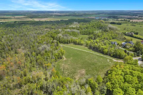 6651 3rd Line, ON L9R 1V2