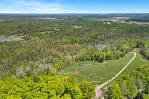 6651 3rd Line, ON L9R 1V2