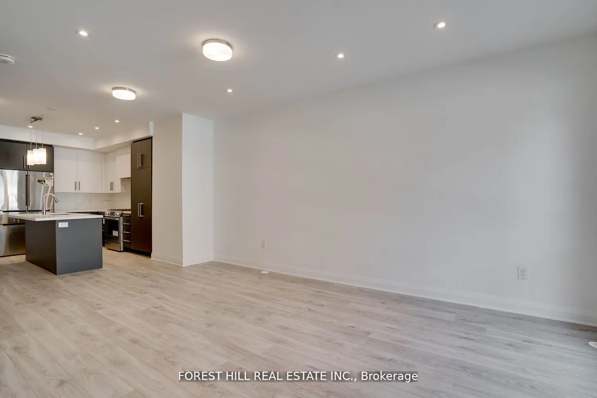 16 Chesley Street, ON L4J 0M1