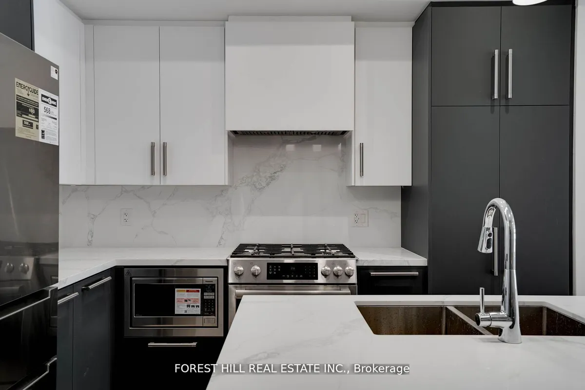 16 Chesley Street, ON L4J 0M1