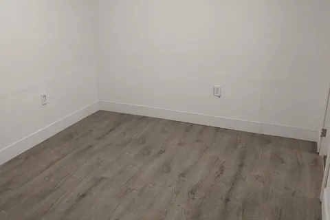 25 George Street, ON L9R 1M7