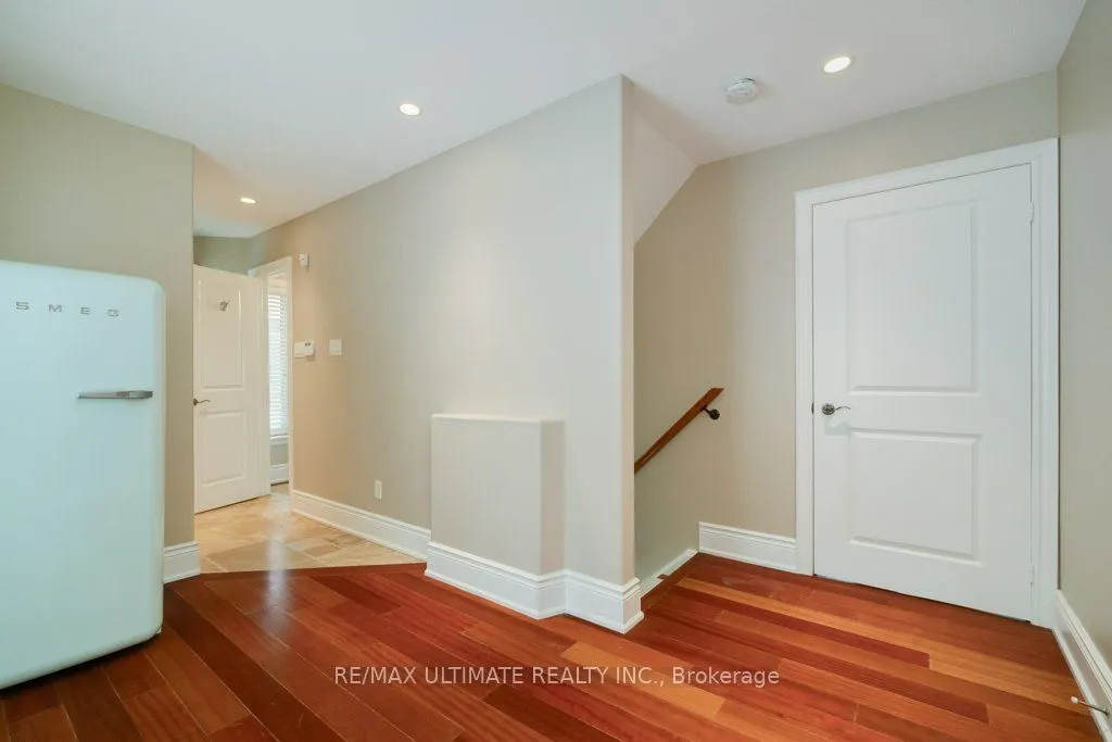 5737 Lakeshore Road, ON L4A 7X3