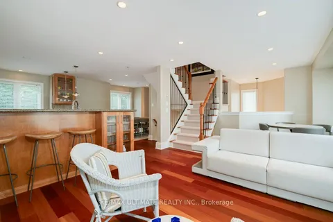 5737 Lakeshore Road, ON L4A 7X3