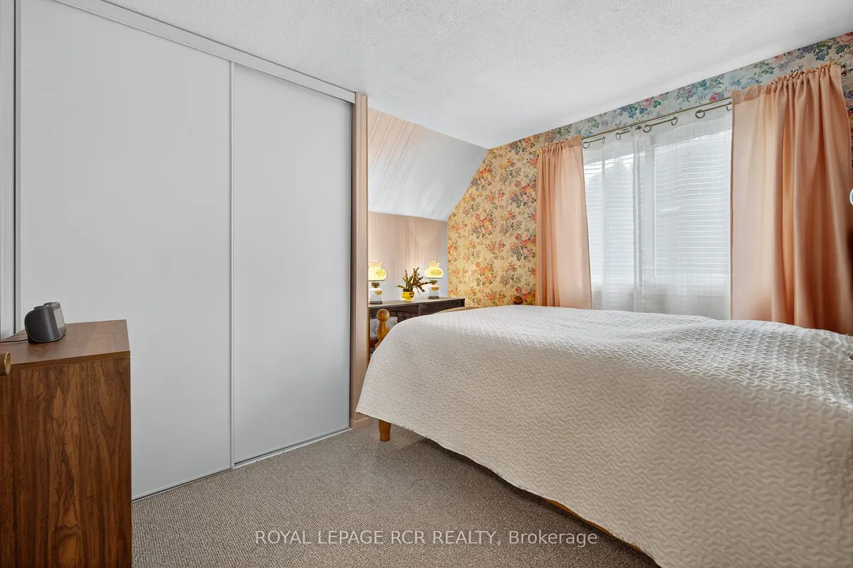 856 Magnolia Avenue, ON L3Y 3C7