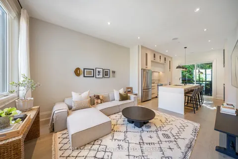 172-174 Victoria Street, ON L3Y 4E1