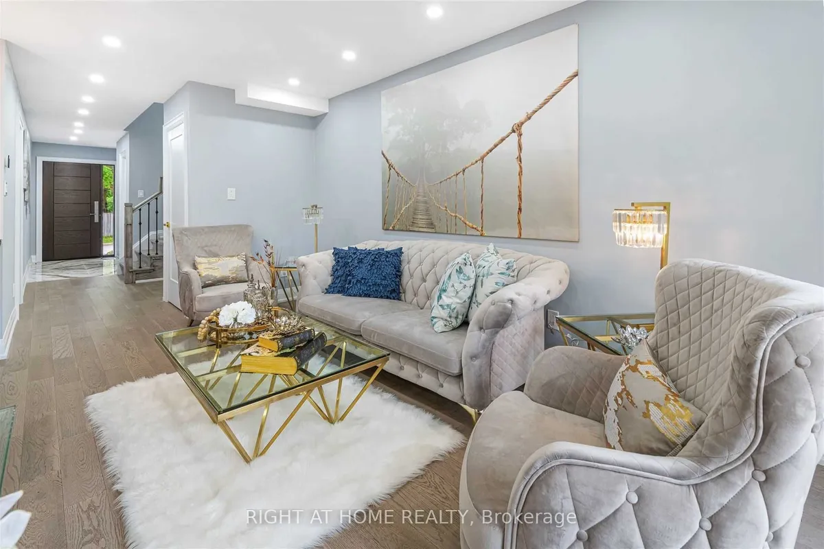 11 Michael Drive, ON L4C 5W6