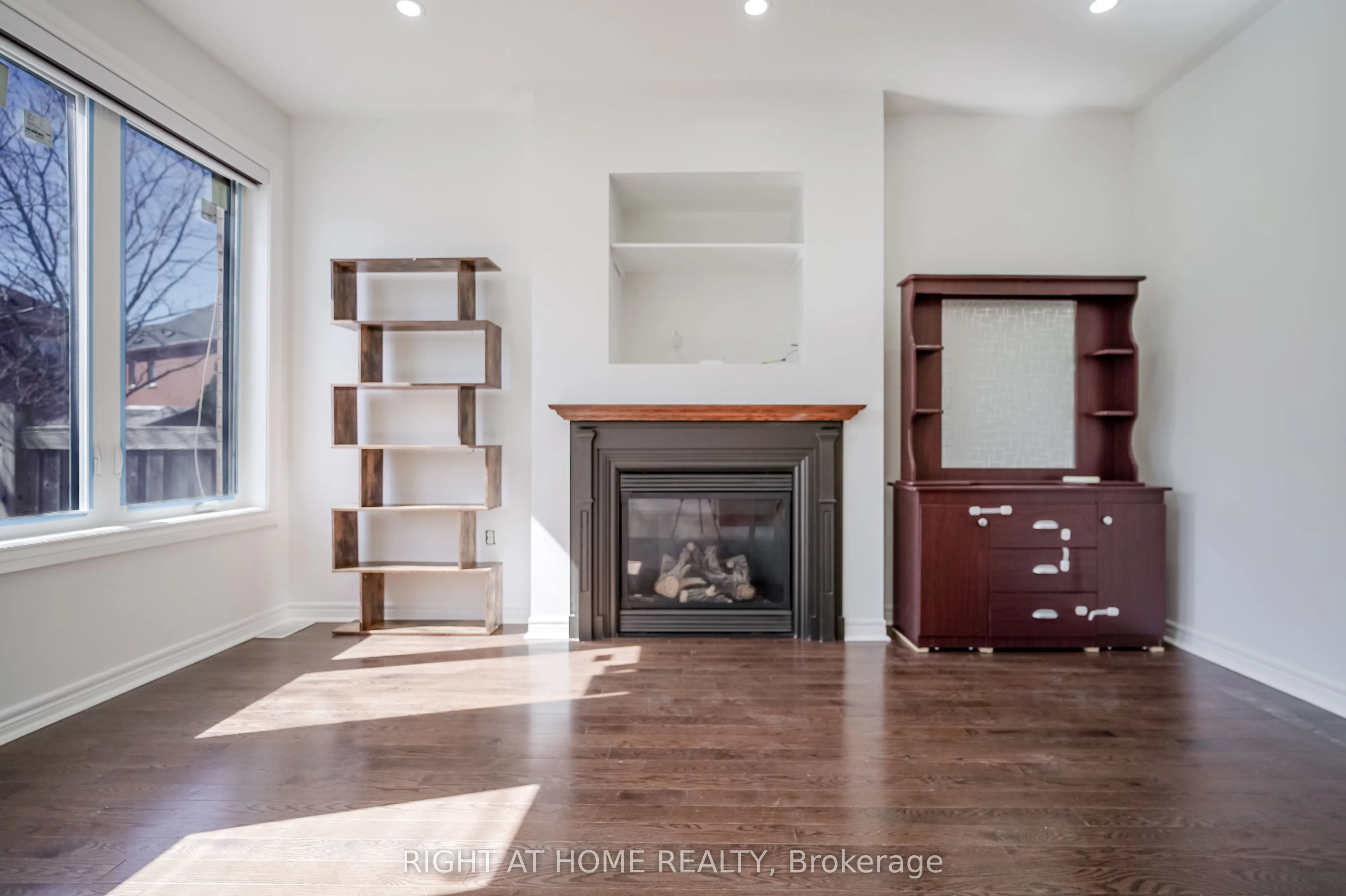 74 Amos Lehman Way, ON L4A 0L3