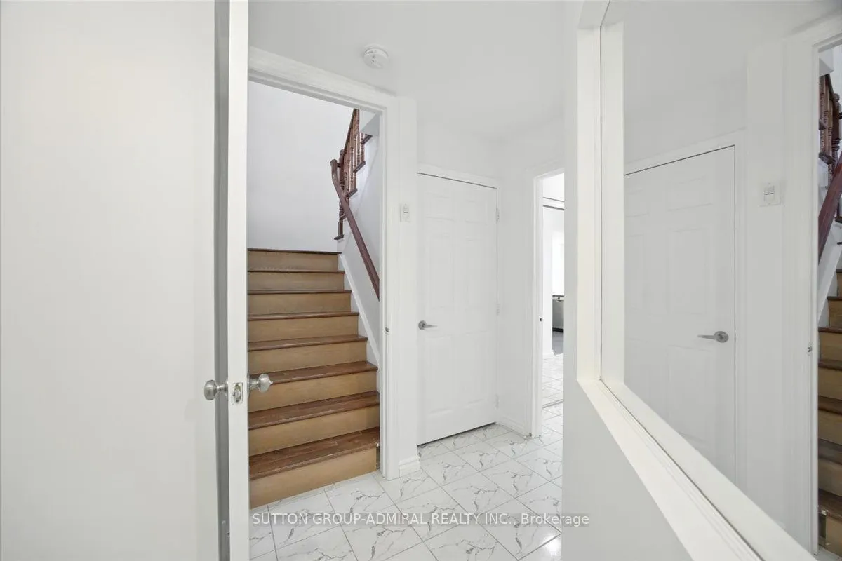 137 Chelwood Drive, ON L4J 7C6