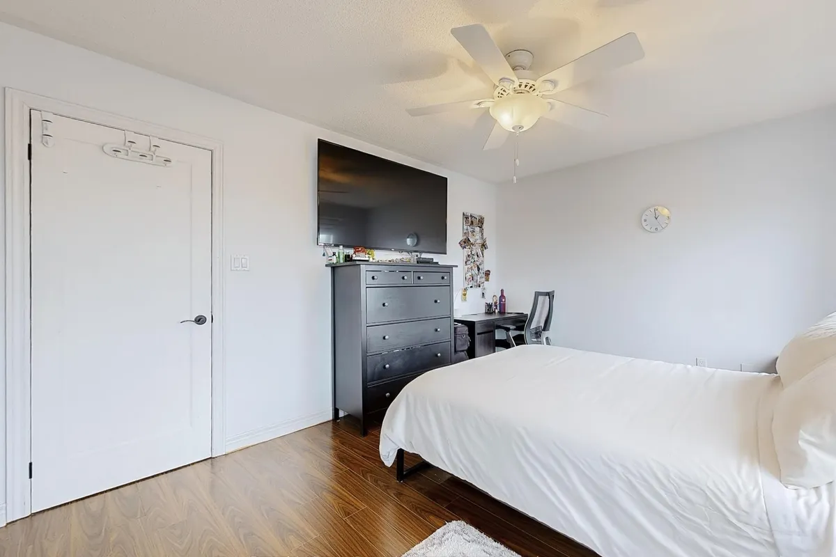 128 Daiseyfield Crescent, ON L4H 2T7