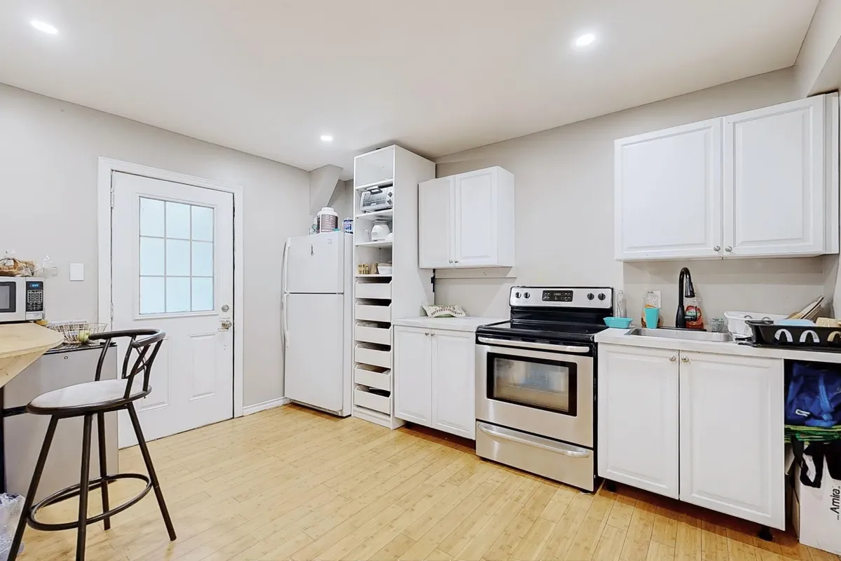 128 Daiseyfield Crescent, ON L4H 2T7