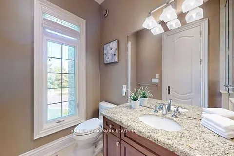 11 Cranborne Chase, ON L4A 0C6