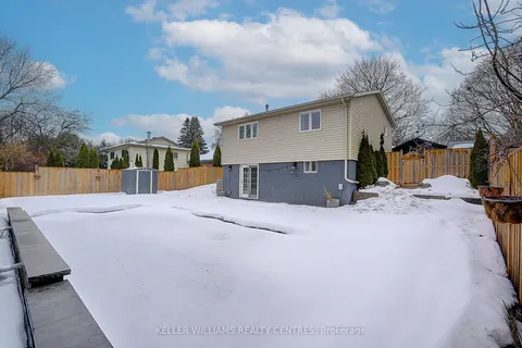 17 Sir Kay Drive, ON L3P 2Y9