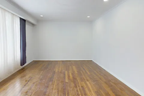 20015 Bathurst Street, ON L9N 1N3