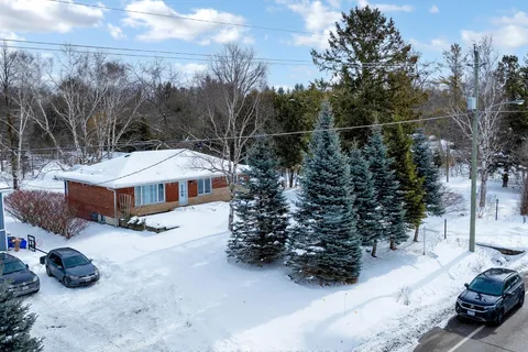 20015 Bathurst Street, ON L9N 1N3