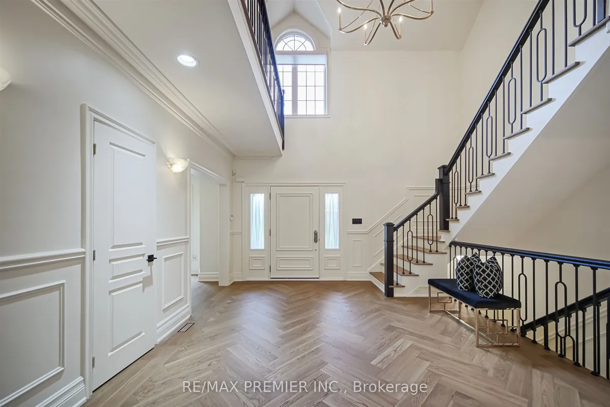 115 Southlawn Drive, ON L4H 1G8