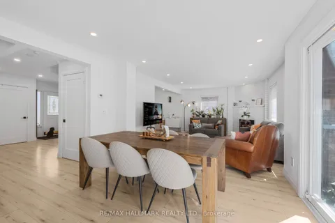 133 Heathwood Heights Drive, ON L4G 4W2