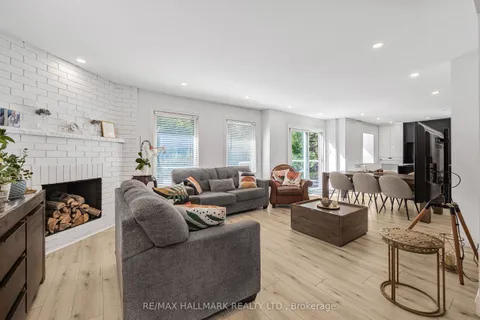 133 Heathwood Heights Drive, ON L4G 4W2