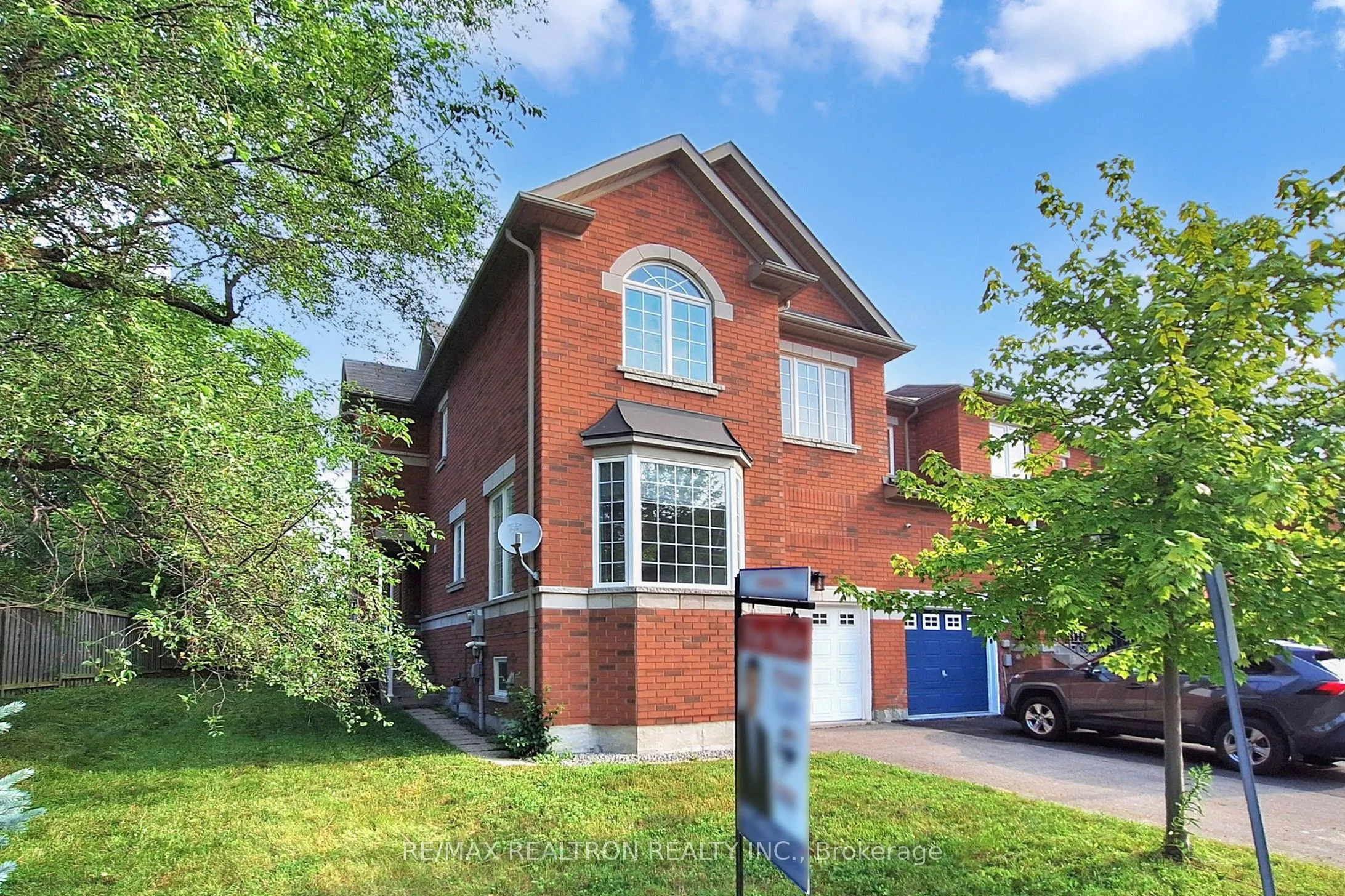 8 Townwood Drive, ON L4E 4Y3