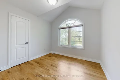 8 Townwood Drive, ON L4E 4Y3