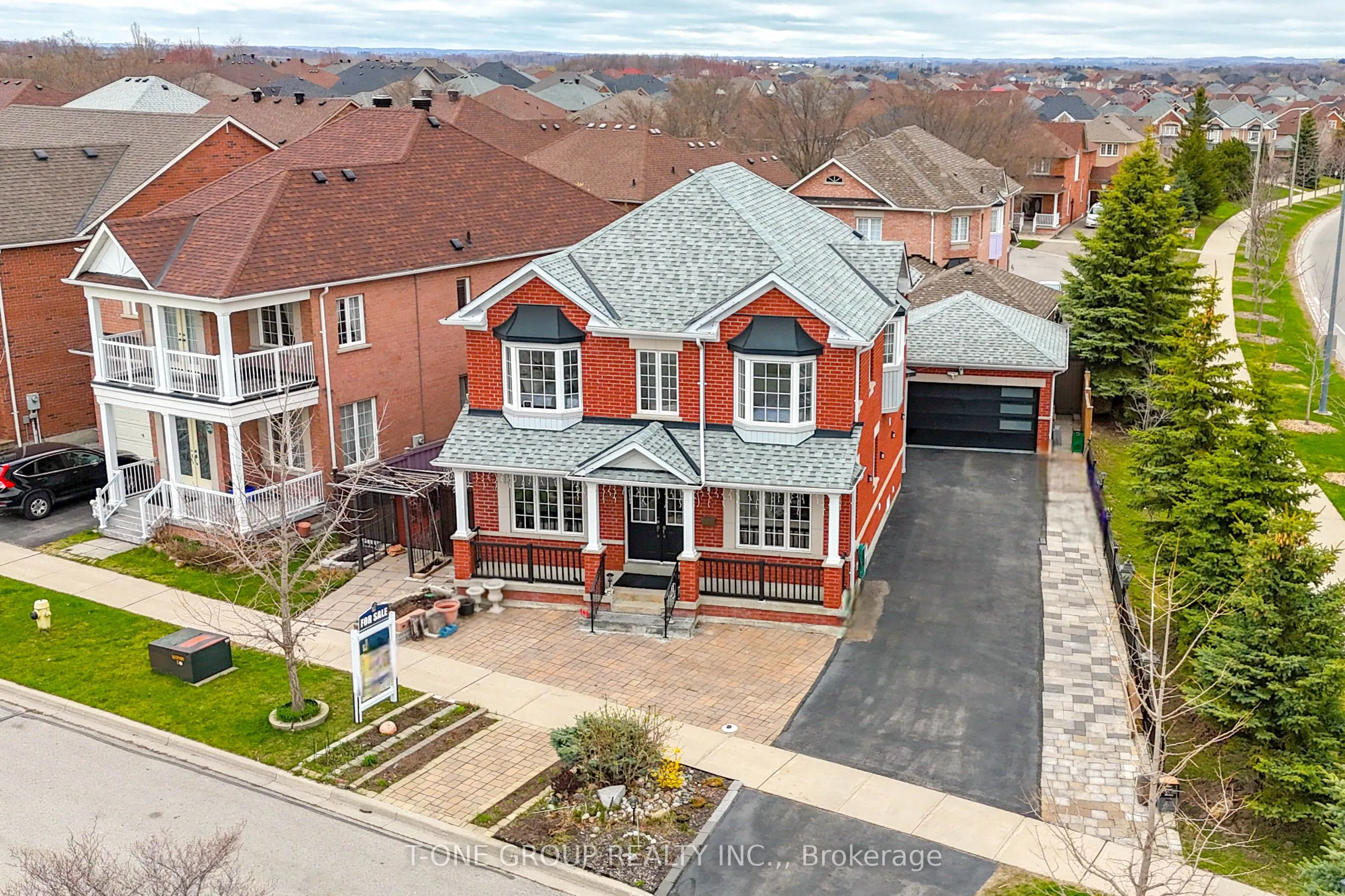 28 Misty Court, ON L6E 1K9