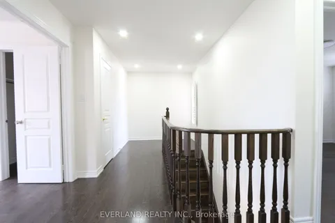 51 Lucida Court, ON L4A 1S1