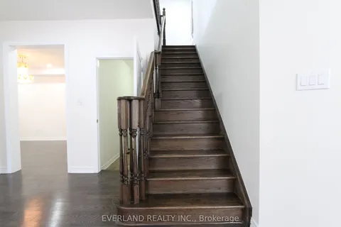 51 Lucida Court, ON L4A 1S1