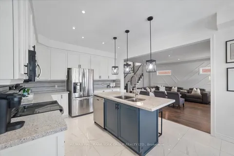 28 West Park Avenue, ON L3Z 0A8