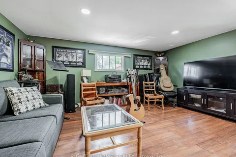 1 Maple Grove Street, ON L4A 7X3