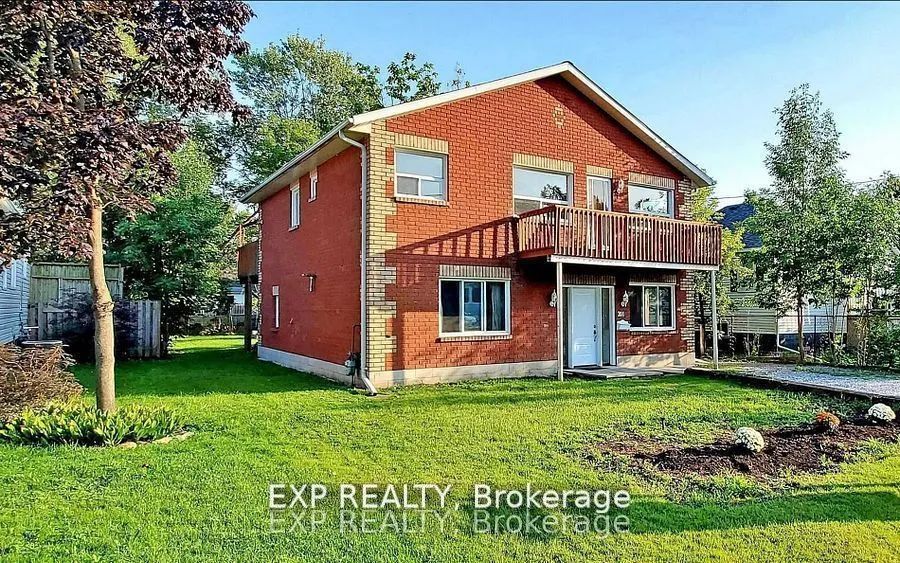 201 Garden Avenue, ON L4P 2L3