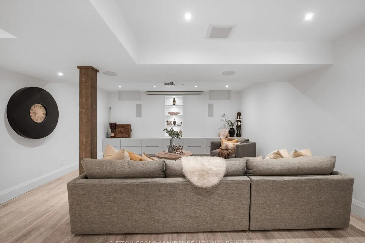 29 Kylemount Court, ON L4J 0E6