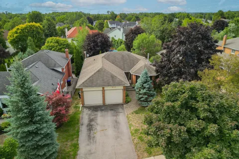 1053 Westmount Avenue, ON L9S 1W7