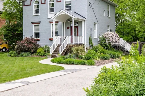 157 Centre Street, ON L0G 1A0