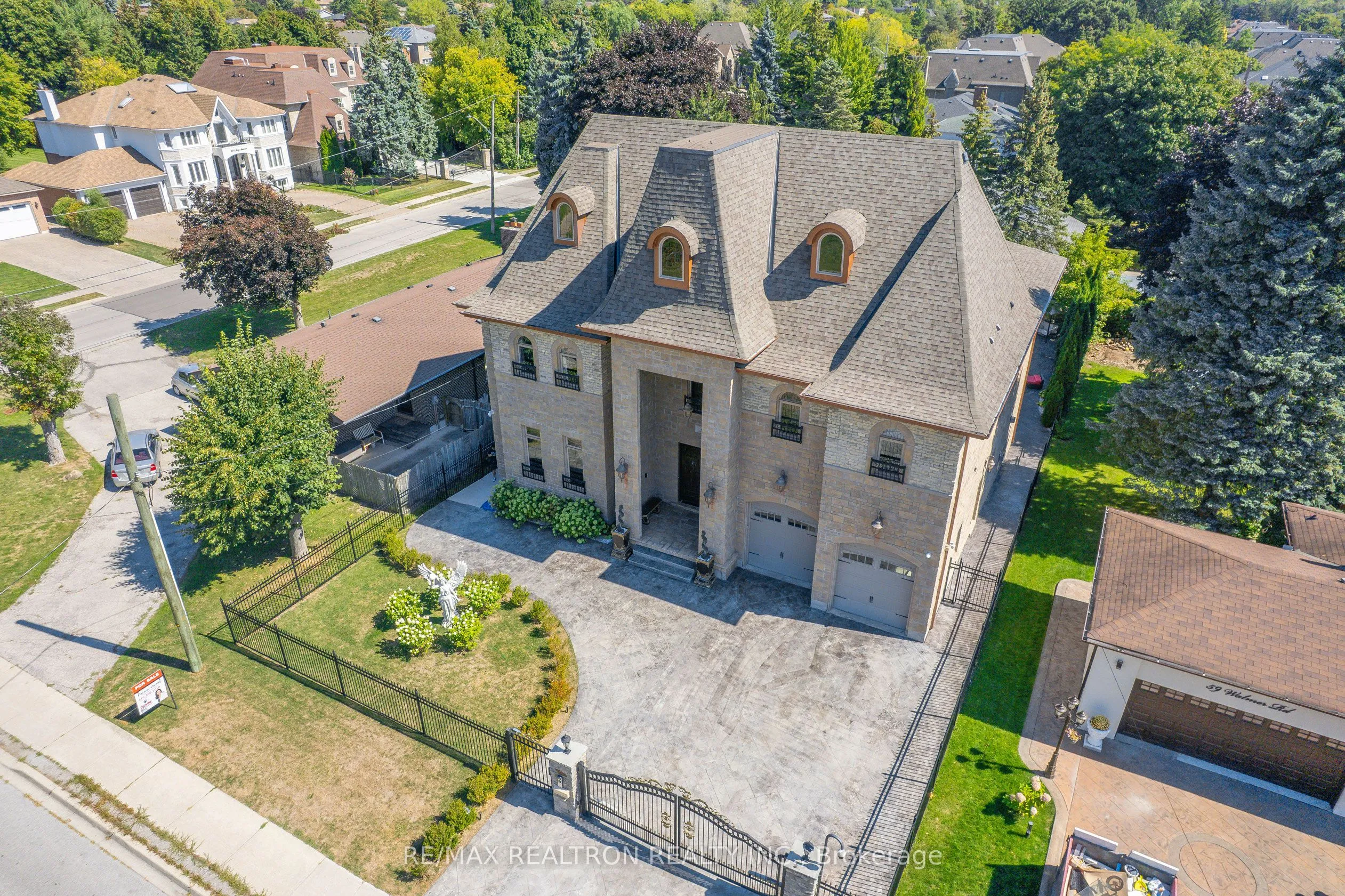 63 Walmer Road, ON L4C 3W9